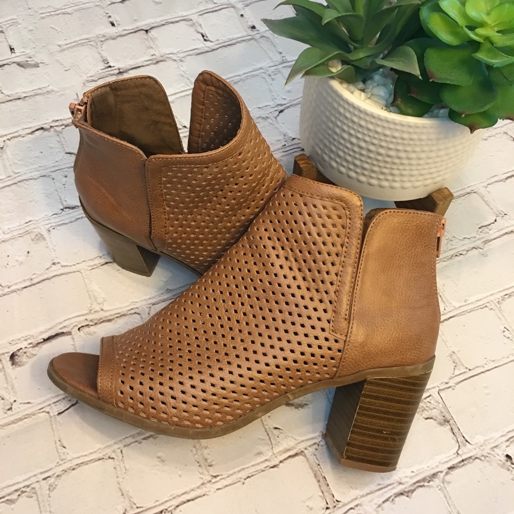 Shoedazzle booties Size 8.5